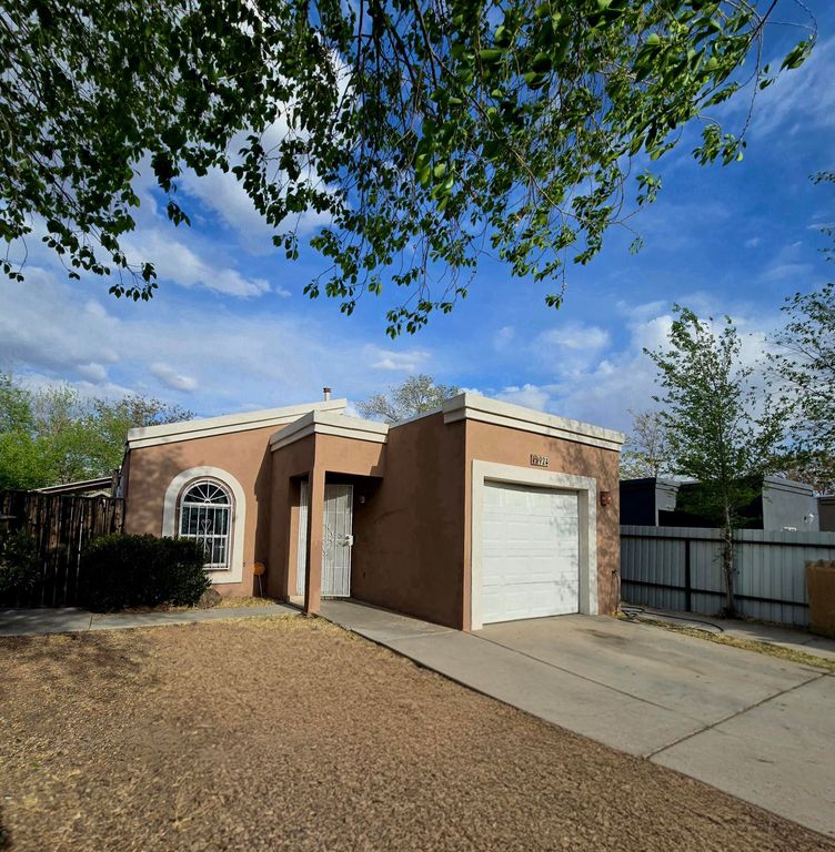924 W Sky Street SW, Albuquerque, NM 87121