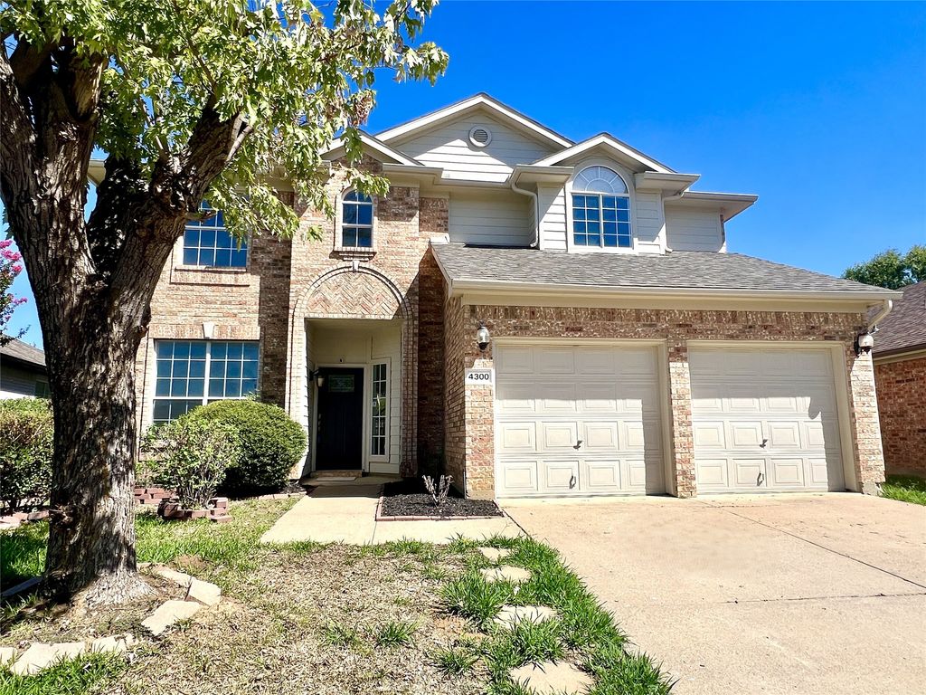 4300 Stone Hollow Way, Fort Worth, TX 76040