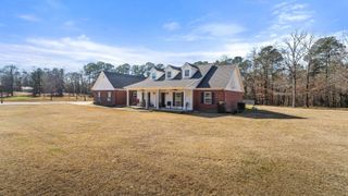 335 County Road 4132, Atlanta, TX 75551