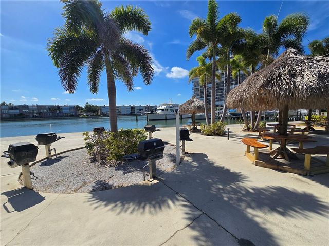 7600 SUN ISLAND DRIVE S 306, South Pasadena, FL 33707