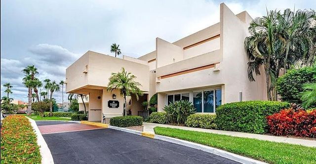 7600 SUN ISLAND DRIVE S 306, South Pasadena, FL 33707