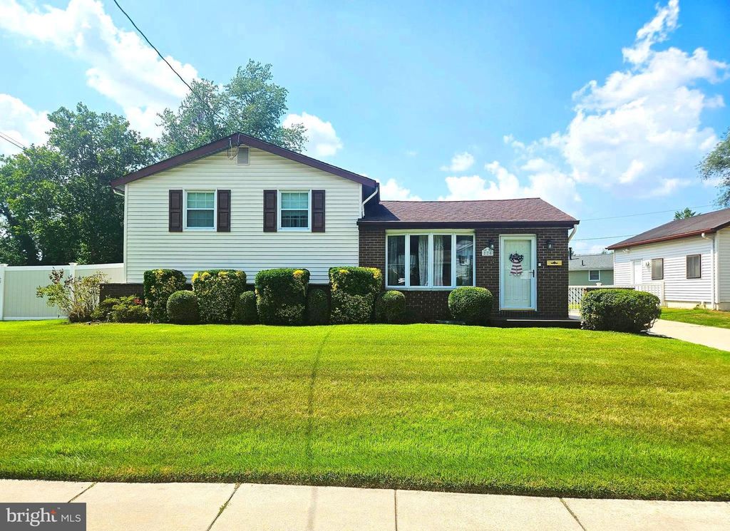 228 SOMERSET RD, Deptford, NJ 08096