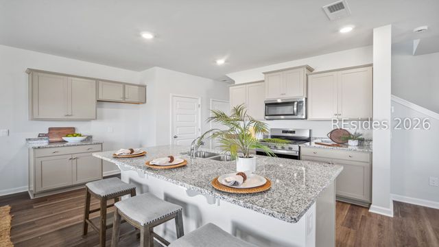 30 Bottom Board Ct, Ridgeland, SC 29936