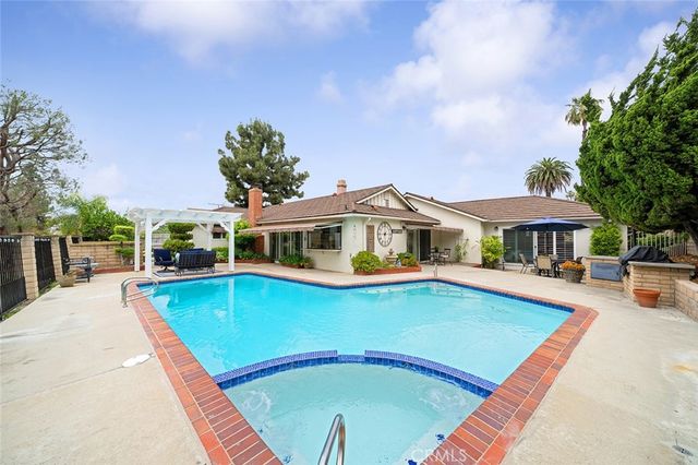 1622 Via Alegre, San Dimas, CA 91773