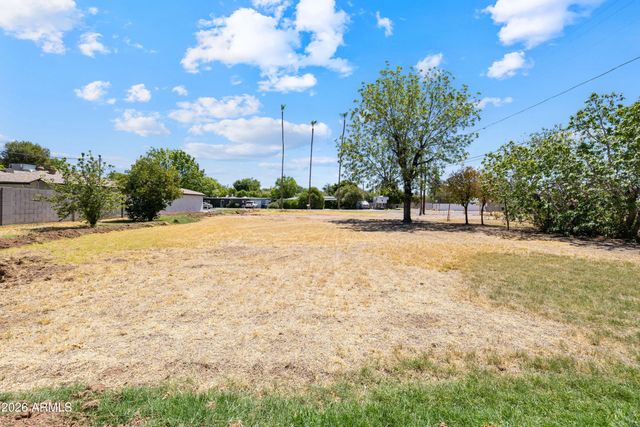 5704 N 11TH Avenue -, Phoenix, AZ 85013