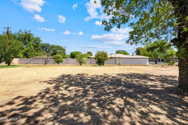 5704 N 11TH Avenue -, Phoenix, AZ 85013