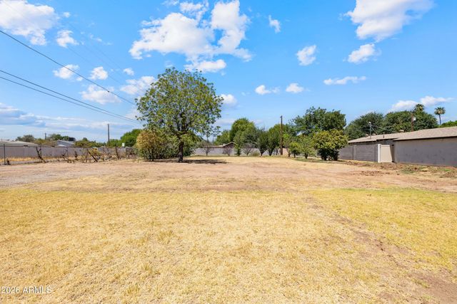 5704 N 11TH Avenue -, Phoenix, AZ 85013