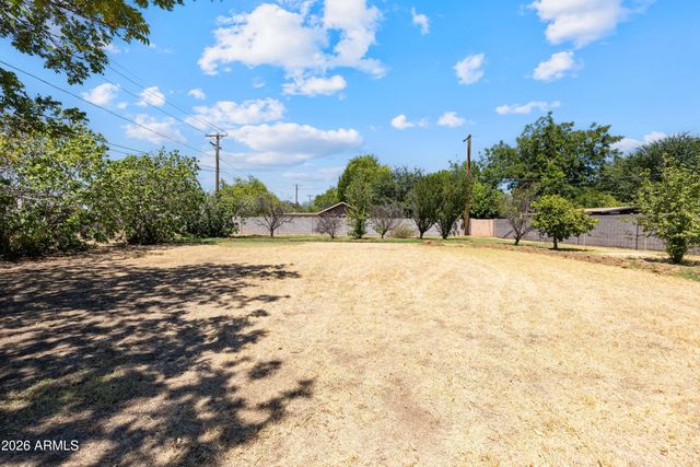 5704 N 11TH Avenue -, Phoenix, AZ 85013