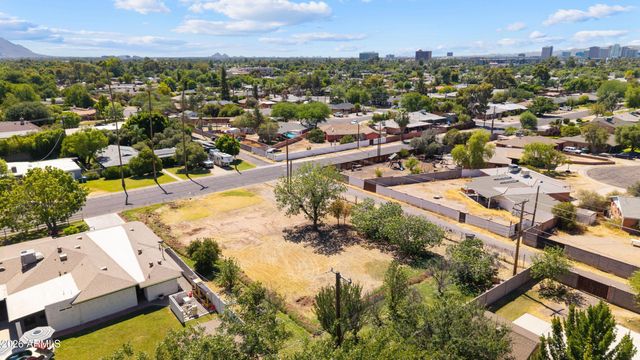 5704 N 11TH Avenue -, Phoenix, AZ 85013