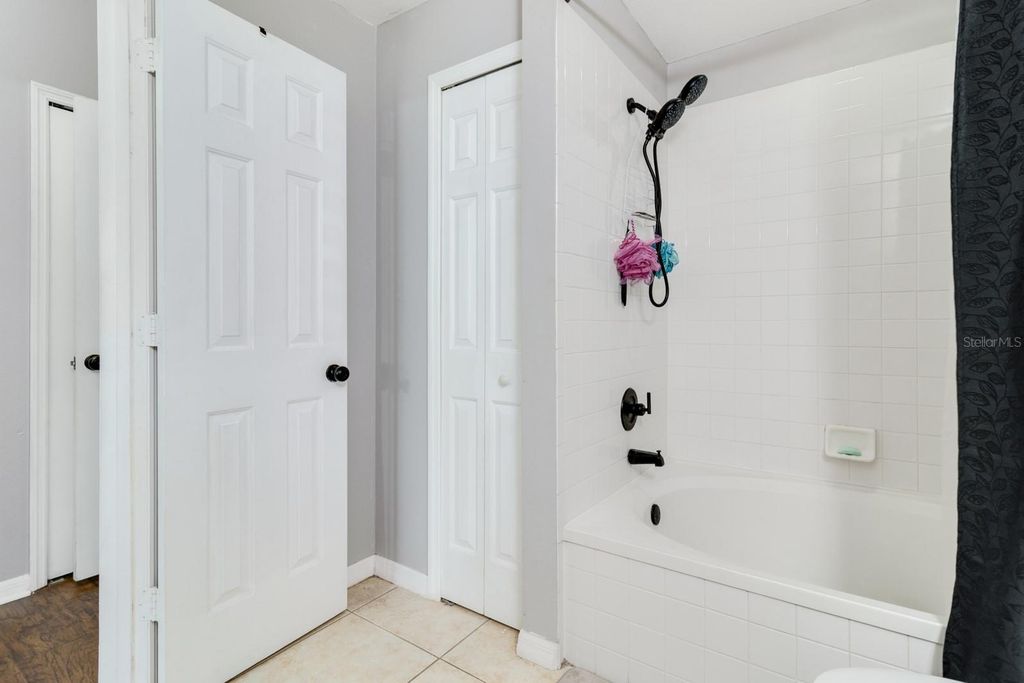 Image 22 of property listing at 1638 WINDSOR OAK COURT, Kissimmee, FL 34744