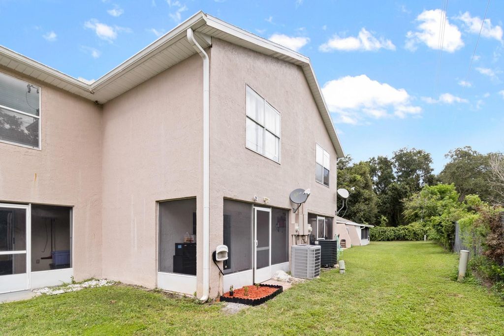 Image 32 of property listing at 1638 WINDSOR OAK COURT, Kissimmee, FL 34744