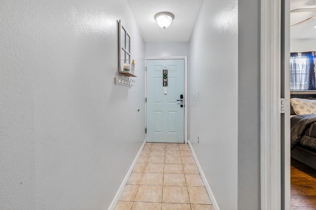 Image 8 of property listing at 1638 WINDSOR OAK COURT, Kissimmee, FL 34744