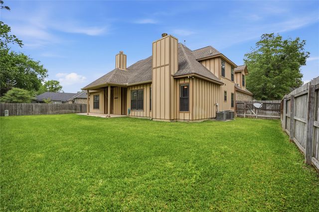 536 Stephen F Austin Drive, Conroe, TX 77302