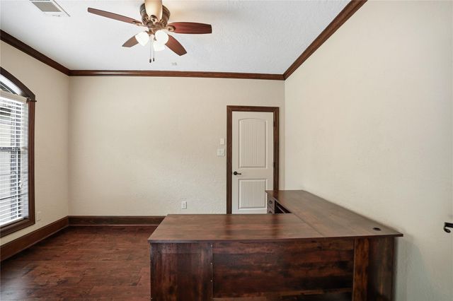 536 Stephen F Austin Drive, Conroe, TX 77302