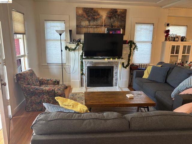 1024 Elsinore Ave, Oakland, CA 94602
