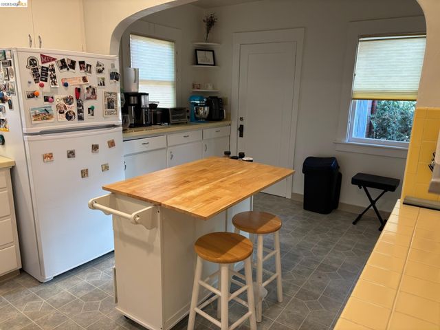 1024 Elsinore Ave, Oakland, CA 94602