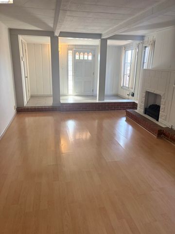 1024 Elsinore Ave, Oakland, CA 94602