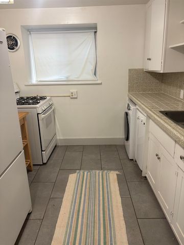 1024 Elsinore Ave, Oakland, CA 94602