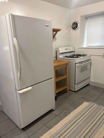 1024 Elsinore Ave, Oakland, CA 94602