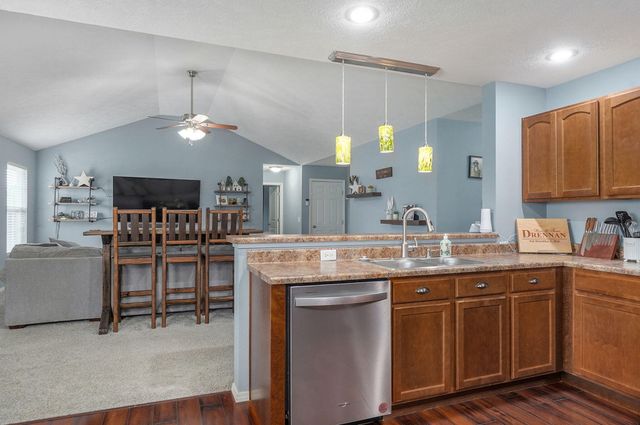 1071 S Tanner Drive, Springfield, MO 65802
