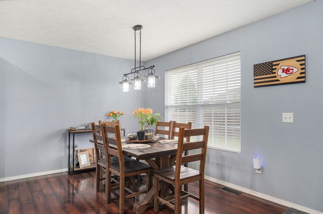 1071 S Tanner Drive, Springfield, MO 65802