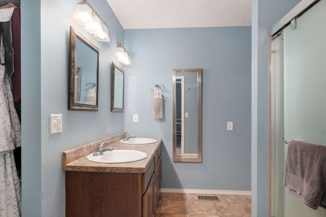 1071 S Tanner Drive, Springfield, MO 65802