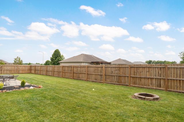 1071 S Tanner Drive, Springfield, MO 65802