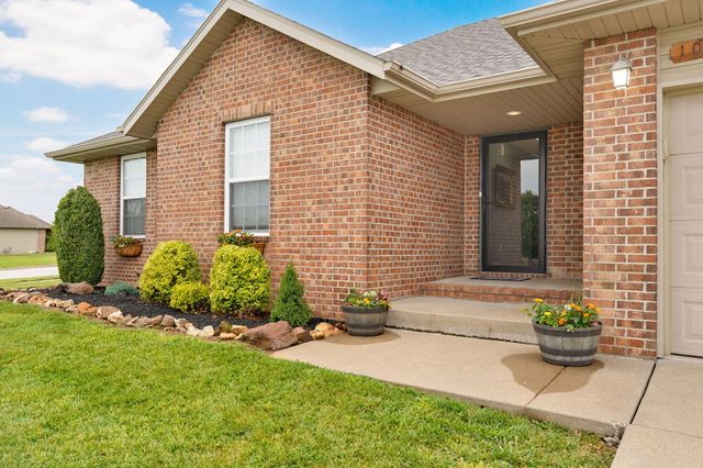 1071 S Tanner Drive, Springfield, MO 65802