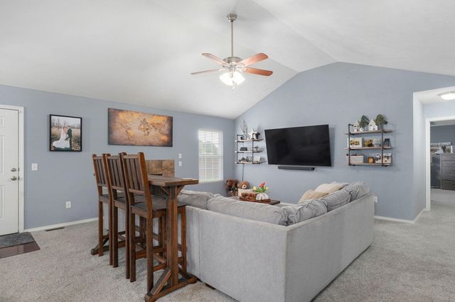 1071 S Tanner Drive, Springfield, MO 65802