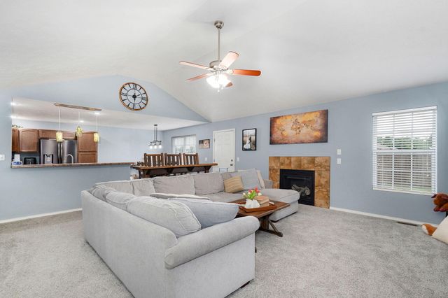 1071 S Tanner Drive, Springfield, MO 65802