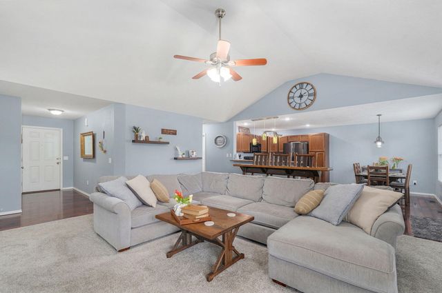 1071 S Tanner Drive, Springfield, MO 65802