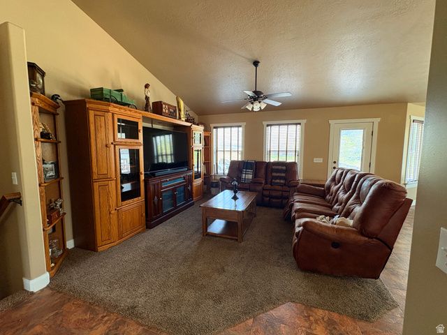 3038 N 3325 MDW, Plain City, UT 84404