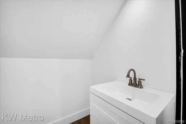 1685 Glynn Court, Detroit, MI 48206