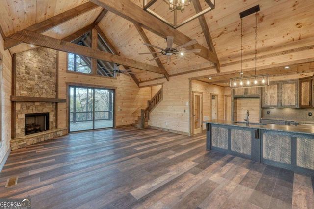 250 Wolf Creek Circle, Mineral Bluff, GA 30559