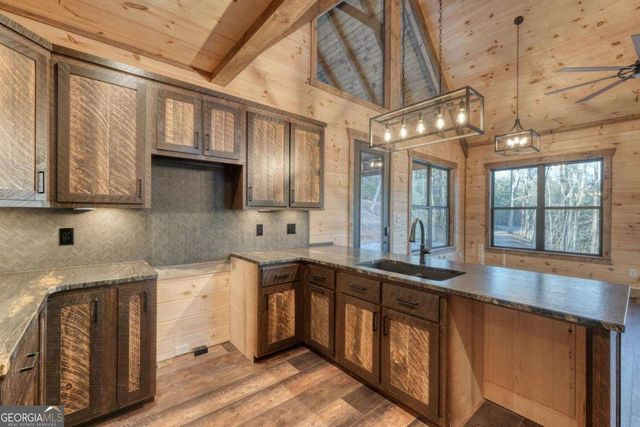 250 Wolf Creek Circle, Mineral Bluff, GA 30559