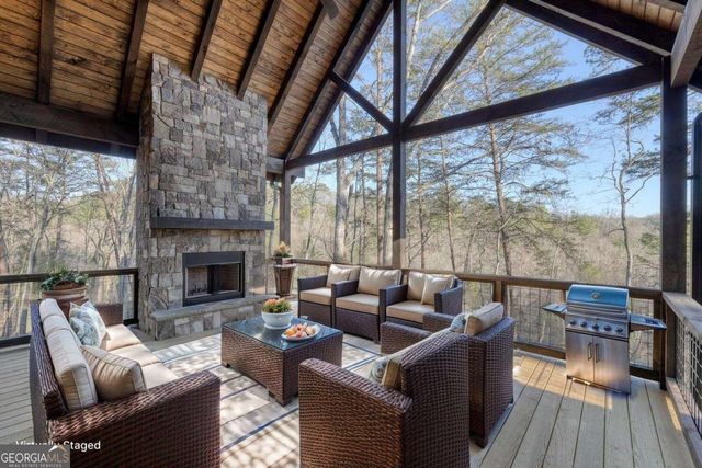 250 Wolf Creek Circle, Mineral Bluff, GA 30559