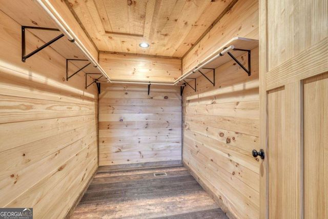 250 Wolf Creek Circle, Mineral Bluff, GA 30559