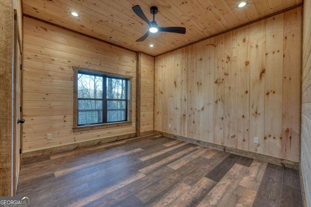 250 Wolf Creek Circle, Mineral Bluff, GA 30559