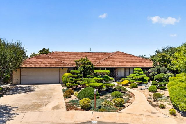 83 2nd Street, Clovis, CA 93612