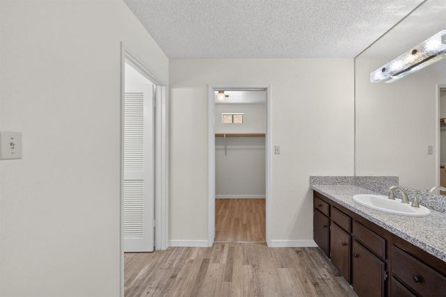 83 2nd Street, Clovis, CA 93612