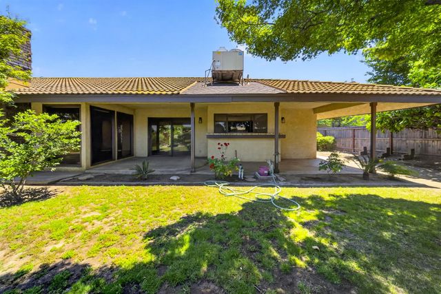 83 2nd Street, Clovis, CA 93612
