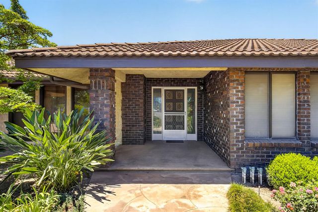 83 2nd Street, Clovis, CA 93612