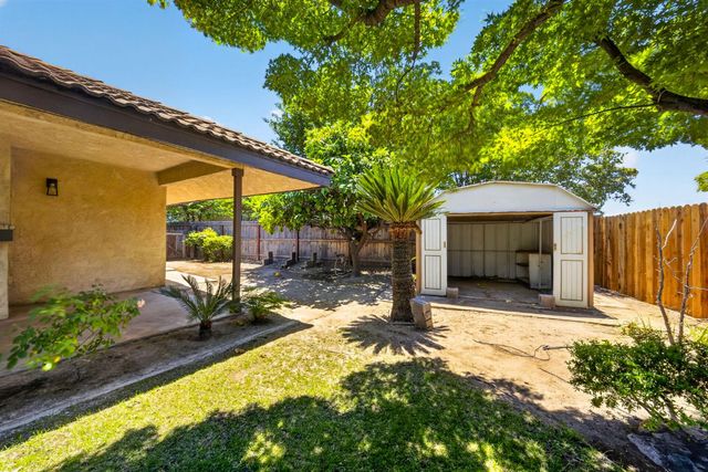 83 2nd Street, Clovis, CA 93612