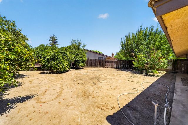 83 2nd Street, Clovis, CA 93612