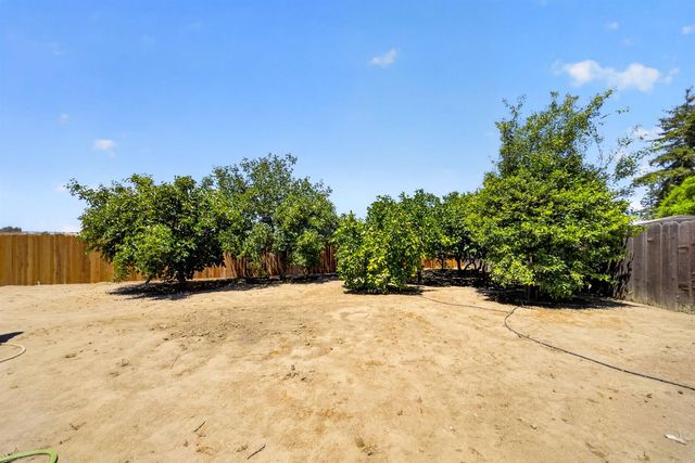 83 2nd Street, Clovis, CA 93612