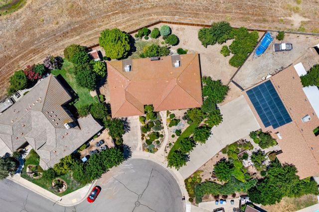 83 2nd Street, Clovis, CA 93612