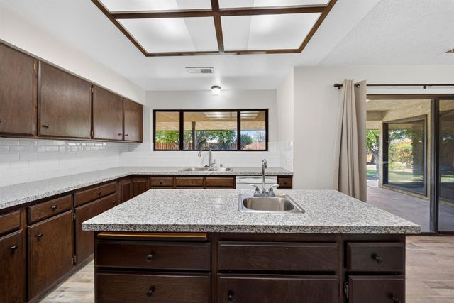 83 2nd Street, Clovis, CA 93612