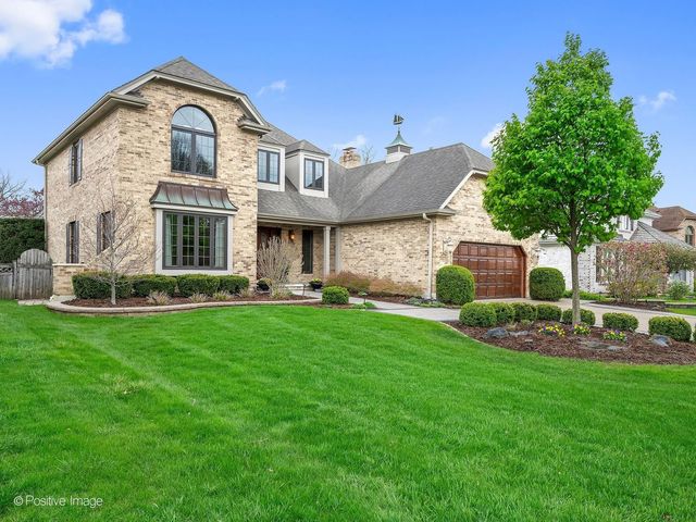 2S517 Danbury Drive, Glen Ellyn, IL 60137