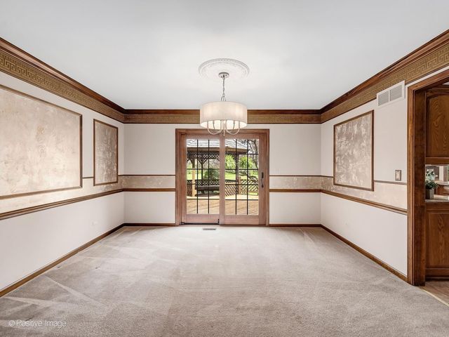 2S517 Danbury Drive, Glen Ellyn, IL 60137