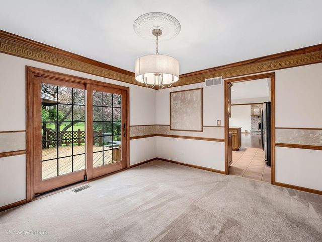 2S517 Danbury Drive, Glen Ellyn, IL 60137
